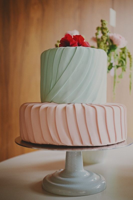 Collecting Adorable Wedding Cakes in Mint and Pink Color Combinations ♡にて紹介している画像