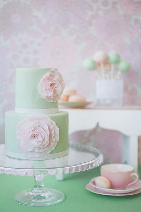 Collecting Adorable Wedding Cakes in Mint and Pink Color Combinations ♡にて紹介している画像