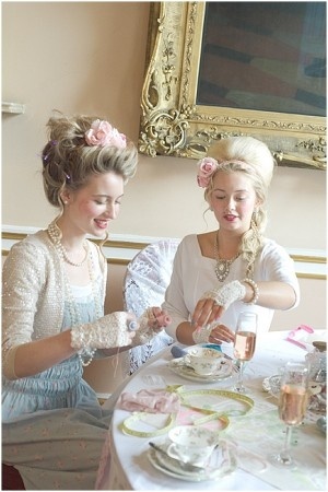 The Enchanting World of Marie Antoinette: A Real Princess of Glamour and Sweetness♡にて紹介している画像