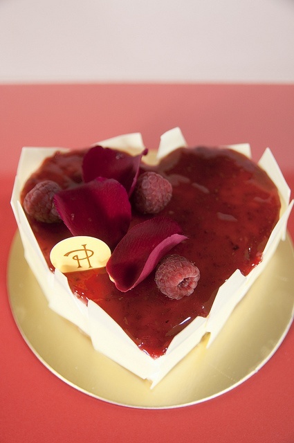 Delicate and Beautiful ♡ Fall in Love with Pierre Hermé's Sweets ♡にて紹介している画像