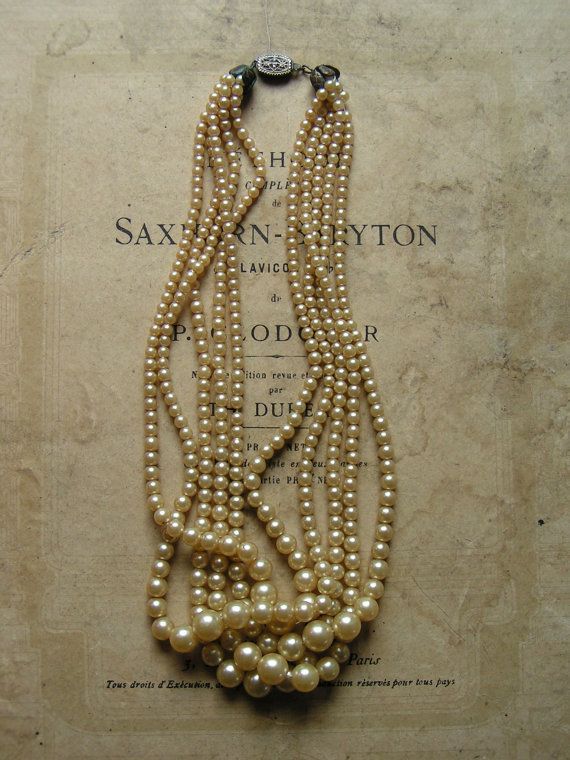 上品でラグジュアリー♡美しいパールのネックレスのイメージをあつめましたにて紹介している画像