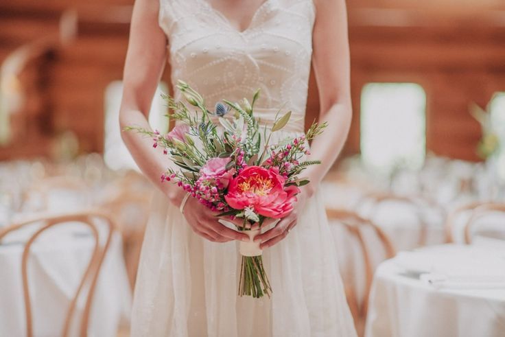 インスタで見つけた＊世界の結婚式の可愛い高砂デコレーション♡にて紹介している画像