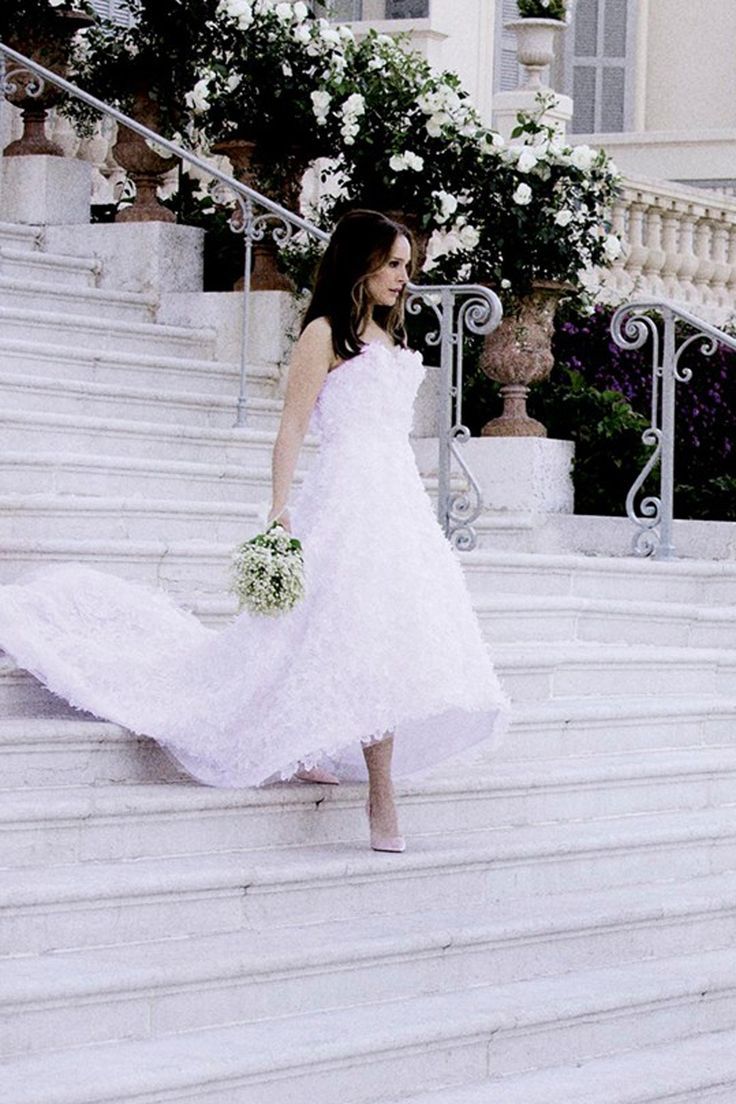 Ultimate Elegance: The Adorable Dior Wedding Dress Pursuing Femininity♡にて紹介している画像