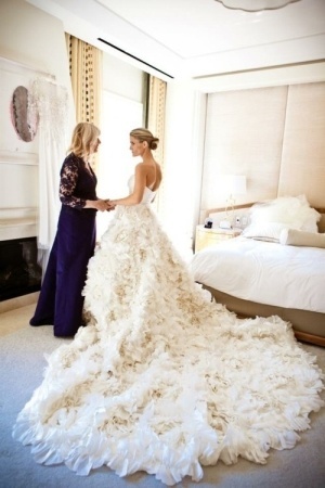 Ultimate Elegance: The Adorable Dior Wedding Dress Pursuing Femininity♡にて紹介している画像