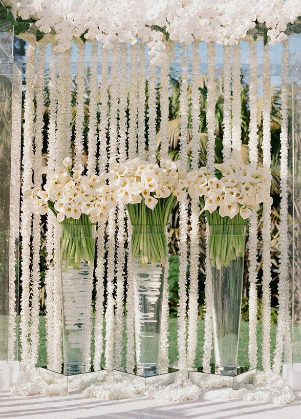 Adorable Floral Curtains and Garlands to Decorate Your Room!にて紹介している画像