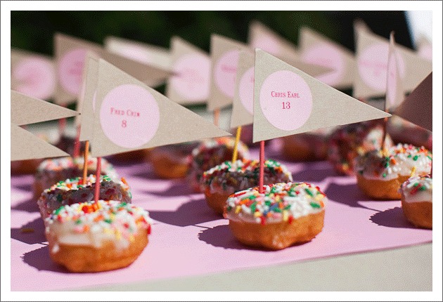 Essential Item for a Chic Overseas Party: Cute DIY 'Escort Cards'♩にて紹介している画像