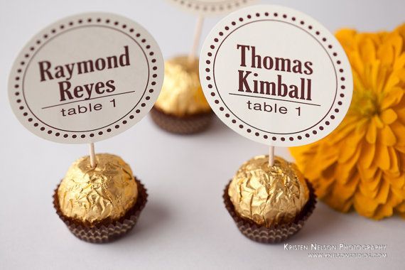 Essential Item for a Chic Overseas Party: Cute DIY 'Escort Cards'♩にて紹介している画像