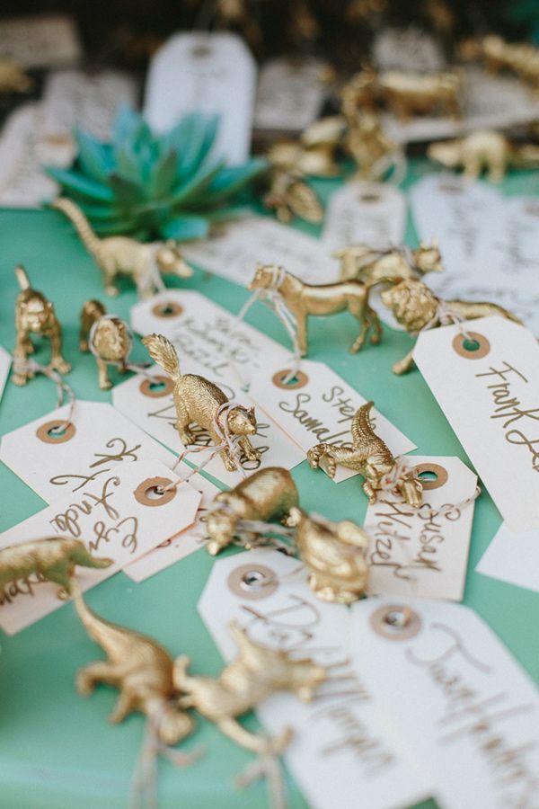 Essential Item for a Chic Overseas Party: Cute DIY 'Escort Cards'♩にて紹介している画像