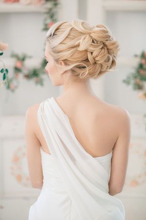 Cute and Glamorous Updo Hairstyles Lookbook ♡にて紹介している画像