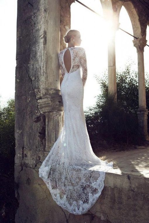 Three Wedding Dress Brands that Shine from the Back♡にて紹介している画像