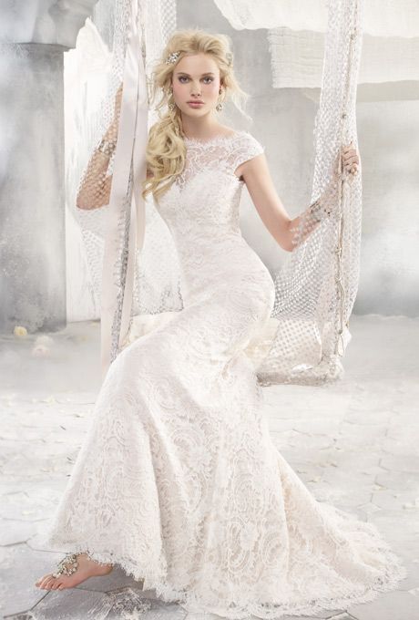 This Year's Trend! Become a Loved and Elegant Bride with "French Sleeves" ♡にて紹介している画像