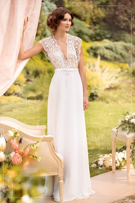 This Year's Trend! Become a Loved and Elegant Bride with "French Sleeves" ♡にて紹介している画像