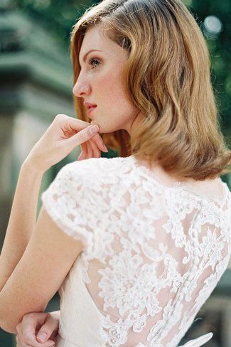This Year's Trend! Become a Loved and Elegant Bride with "French Sleeves" ♡にて紹介している画像
