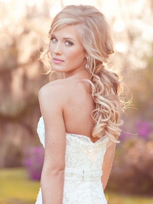 The Latest Trend! The Super Adorable "Wavy Hair" with Soft, Effortless Waves ♡にて紹介している画像