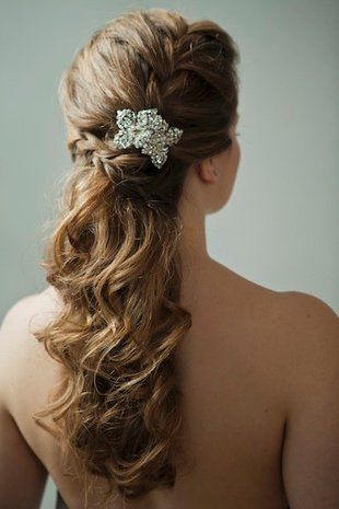 The Latest Trend! The Super Adorable "Wavy Hair" with Soft, Effortless Waves ♡にて紹介している画像