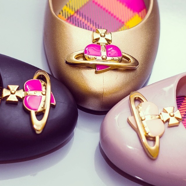 June bride必見♡わくわく楽しい雨の日ウェディングのポイント♩にて紹介している画像