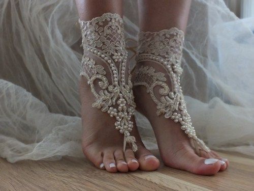 Let's DIY Adorable Sandals for Your Dream Beach Wedding! ♩にて紹介している画像