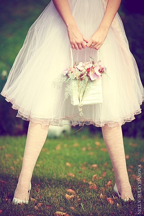 Are You Still Going Barefoot? The Adorable Charm of Sock Brides! ♡にて紹介している画像