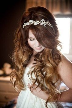 Cute and Romantic Down Style with Fluffy Curls ♡にて紹介している画像