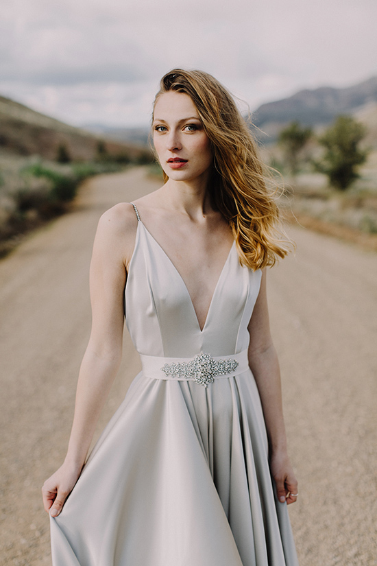 Not Yet Released in Japan! Obsessed with Elizabeth Dye's Wedding Dresses from Portland ♡にて紹介している画像