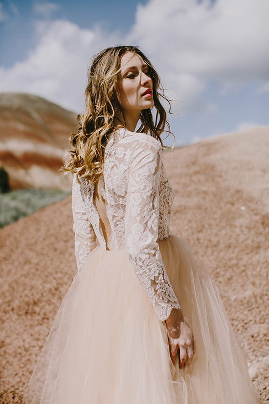 Not Yet Released in Japan! Obsessed with Elizabeth Dye's Wedding Dresses from Portland ♡にて紹介している画像