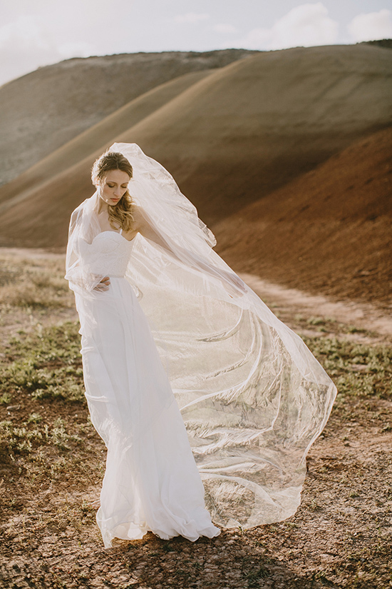 Not Yet Released in Japan! Obsessed with Elizabeth Dye's Wedding Dresses from Portland ♡にて紹介している画像