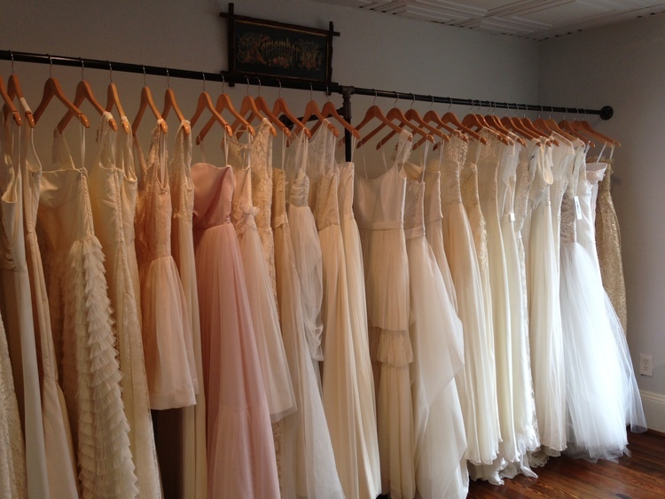 Not Yet Released in Japan! Obsessed with Elizabeth Dye's Wedding Dresses from Portland ♡にて紹介している画像