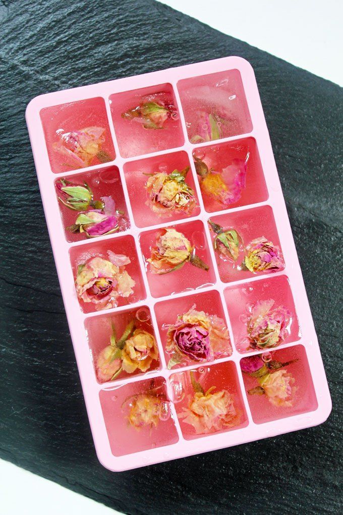 "Summer Hospitality: Be Captivated by the Beauty of Ice Cubes with Arranged Fruits and Flowers!"にて紹介している画像