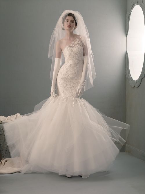 St.Pucchi セントプッチ 9411 サンプル ウエディングドレス 女王様になれるweddingドレス♡L.A.発の『St. Pucchi』は