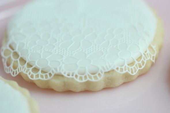 Captivated by the Beauty of Delicate "Sugar Lace" Patterns!にて紹介している画像