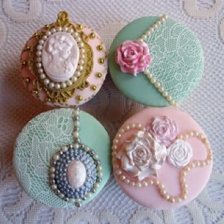 Captivated by the Beauty of Delicate "Sugar Lace" Patterns!にて紹介している画像