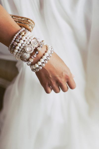 腕に光るビジューが可愛い♡きゅんとするデザインのブレスレットをあつめました♡にて紹介している画像