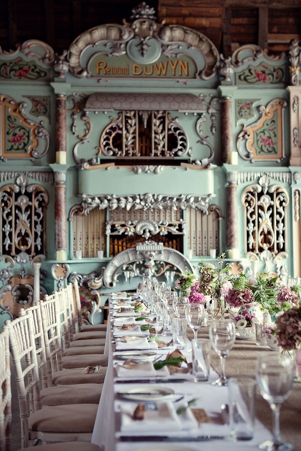 夢みたいに可愛い♡『メリーゴーランド』がテーマの結婚式！にて紹介している画像