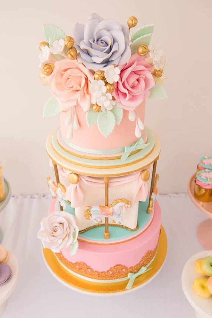 夢みたいに可愛い♡『メリーゴーランド』がテーマの結婚式！にて紹介している画像