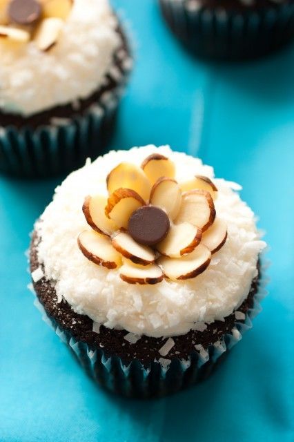 Gathered Adorable Flower Decorated Cupcakes♡にて紹介している画像