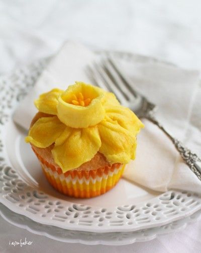 Gathered Adorable Flower Decorated Cupcakes♡にて紹介している画像