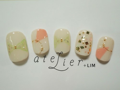 Exciting and Heart-Pounding Design: Bridal Nails at Nail Salon 'LIM' ♡⭐︎にて紹介している画像