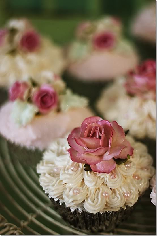 Gathered Adorable Flower Decorated Cupcakes♡にて紹介している画像