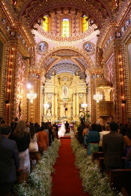 Like a Dream ♡ A Beautiful Cinderella-Themed Wedding!にて紹介している画像
