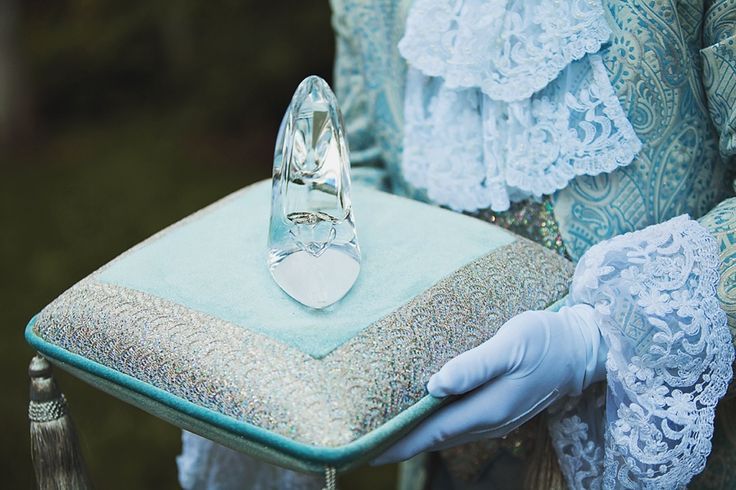 Like a Dream ♡ A Beautiful Cinderella-Themed Wedding!にて紹介している画像