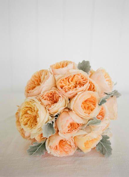 華やかで可愛い♡オレンジ色のブーケのイメージをあつめましたにて紹介している画像