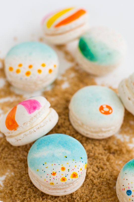 Dress Up Your Sweets: Cute DIY Macaron Recipe ♡にて紹介している画像