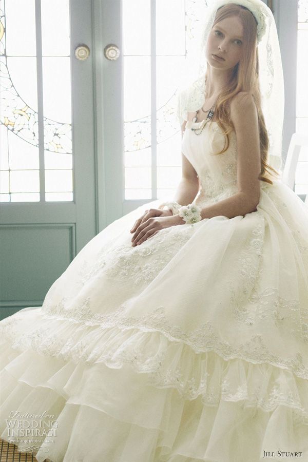 If You're Getting Married, Choose Jill's Dress! Heart-Captivating Cute Designs for Every Bride!にて紹介している画像