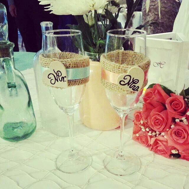 Dressing Up Champagne Glasses for Toasts: A Special Feature of Glass Dress Ideas ♩にて紹介している画像