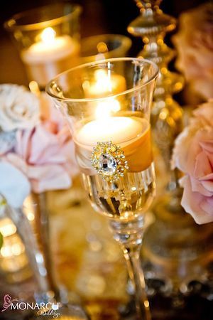 Dressing Up Champagne Glasses for Toasts: A Special Feature of Glass Dress Ideas ♩にて紹介している画像