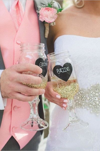 Dressing Up Champagne Glasses for Toasts: A Special Feature of Glass Dress Ideas ♩にて紹介している画像