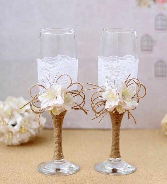 Dressing Up Champagne Glasses for Toasts: A Special Feature of Glass Dress Ideas ♩にて紹介している画像