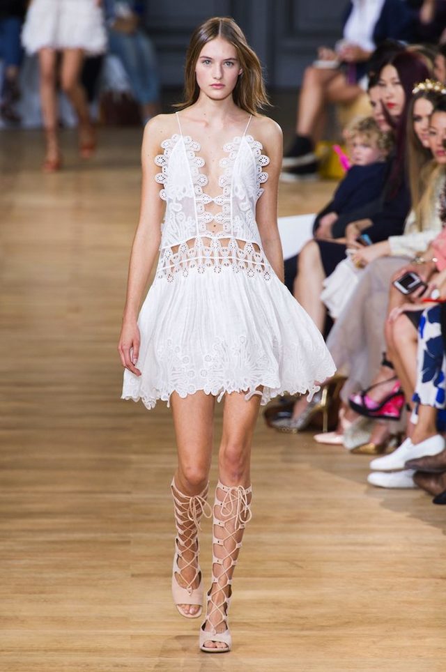 今年のトレンド！『70年代風』ウェディングドレスが可愛い♡にて紹介している画像