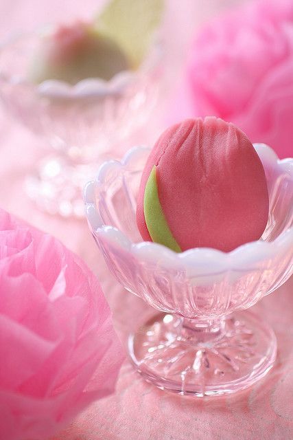 Artistry in Tradition: Exquisite and Adorable Handcrafted Wagashiにて紹介している画像