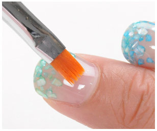 Captivated by Self-Designed "Shell Nails" that Capture Summer in a Bottle!にて紹介している画像